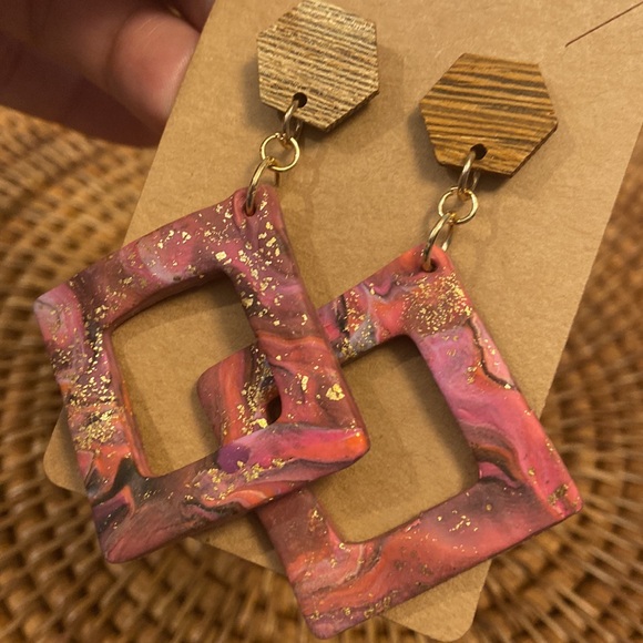 Fun dangle earrings - Picture 2 of 4